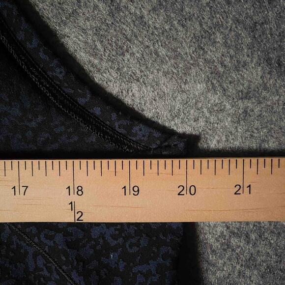 Athleta Women's Speedlight Gravel Tank Top Black White Speckle Print Dot Size 2X - Picture 8 of 9